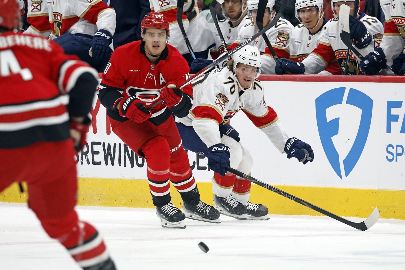 Greer, Lundell help Panthers beat back Hurricanes 6-3 | iNFOnews.ca Greer, Lundell help Panthers beat back Hurricanes 6-3 | iNFOnews.ca