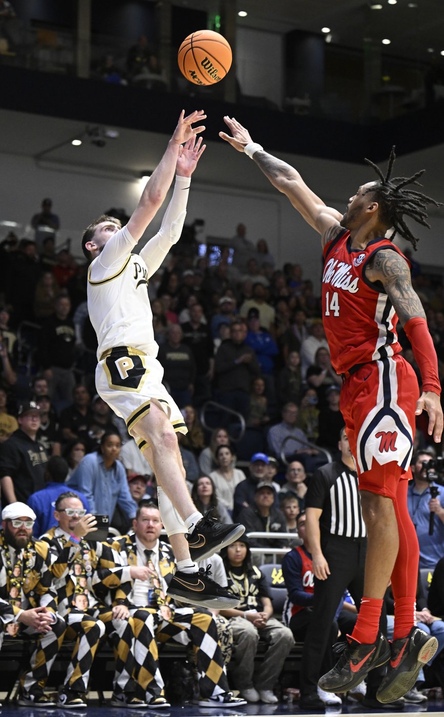 Colvin's putback with 0.5 seconds left lifts No. 13 Purdue to 80-78 win over No. 23 Ole Miss | iNFOnews.ca Colvin's putback with 0.5 seconds left lifts No. 13 Purdue to 80-78 win over No. 23 Ole Miss | iNFOnews.ca