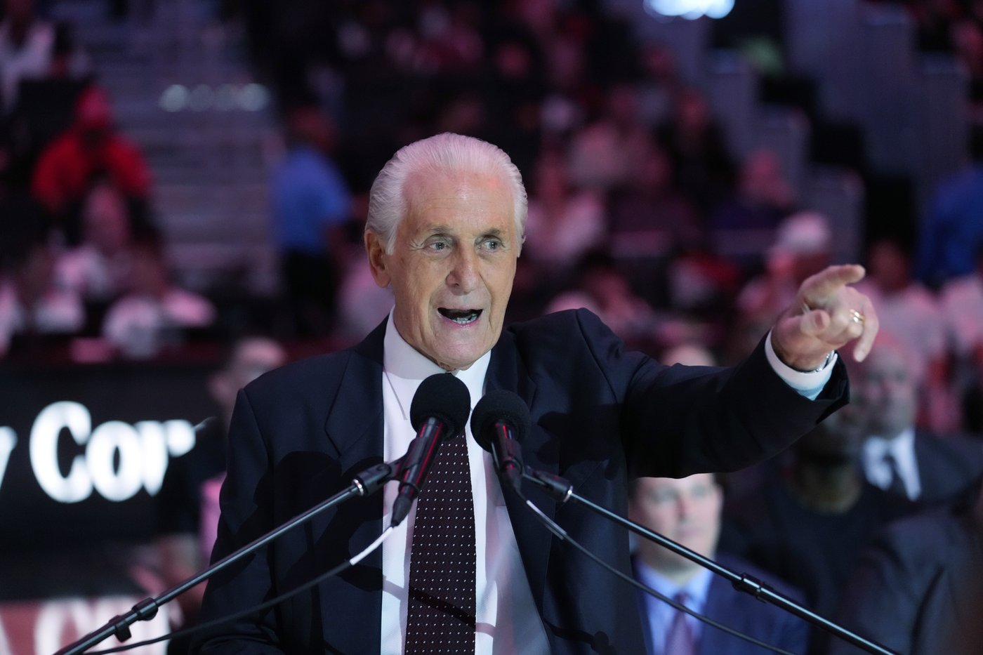 Lakers to honor former coach Pat Riley with a statue outside their downtown arena | iNFOnews.ca