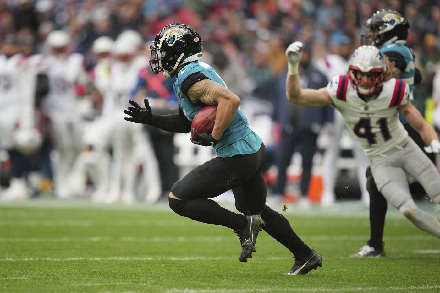 Parker Washington sets Jaguars record with a 96-yard punt return for TD in London | iNFOnews.ca