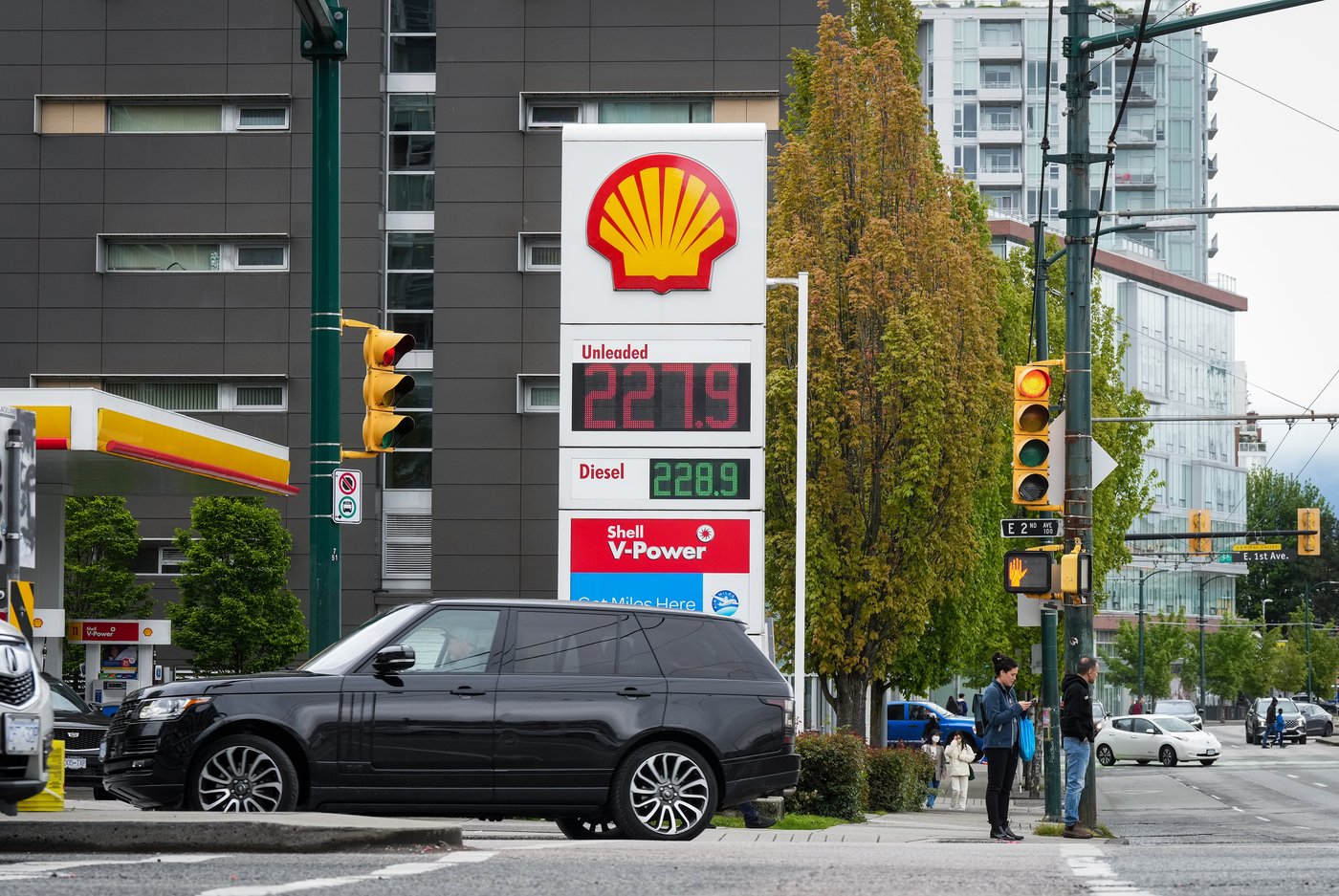 Carbon pricing rebates land in bank accounts as Liberals defend embattled policy | iNFOnews.ca Carbon pricing rebates land in bank accounts as Liberals defend embattled policy | iNFOnews.ca