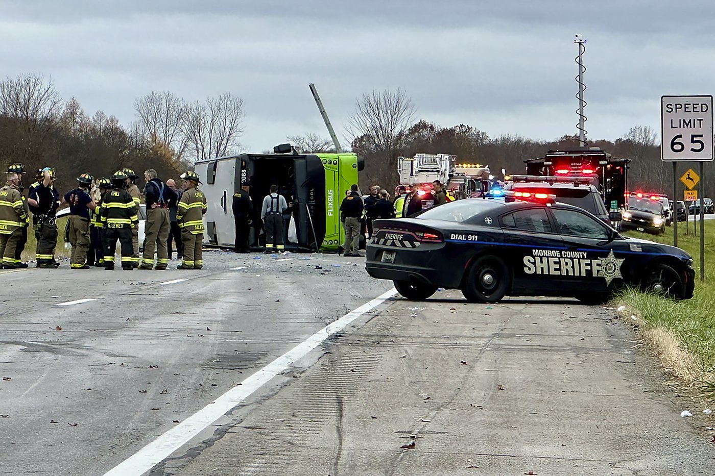 1 person is critically injured as bus overturns on upstate New York highway | iNFOnews.ca 1 person is critically injured as bus overturns on upstate New York highway | iNFOnews.ca