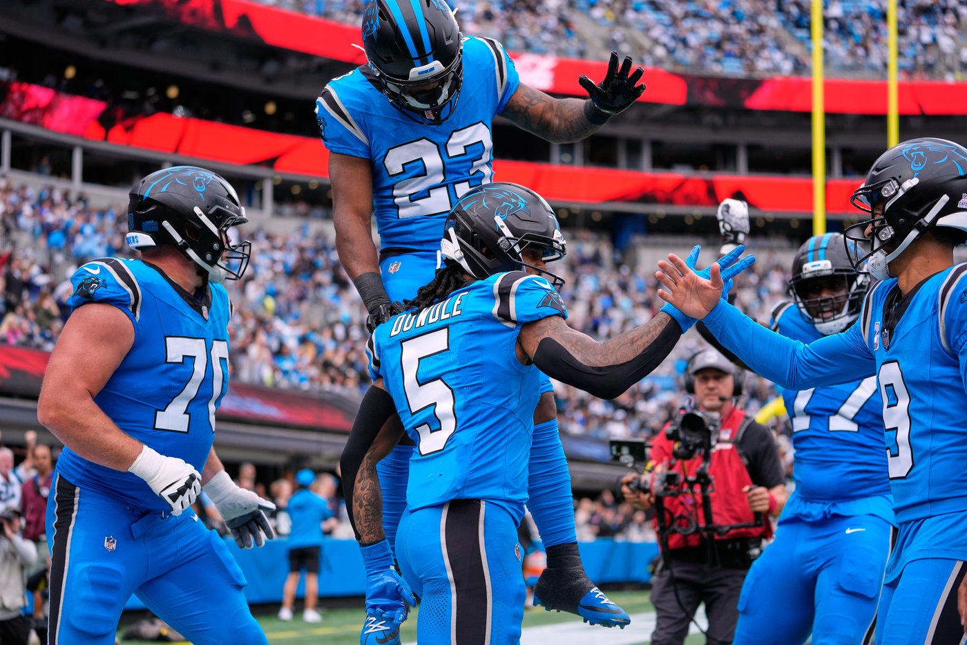 Dowdle has 239 yards from scrimmage vs. former team as Panthers beat Cowboys on FG as time expires | iNFOnews.ca