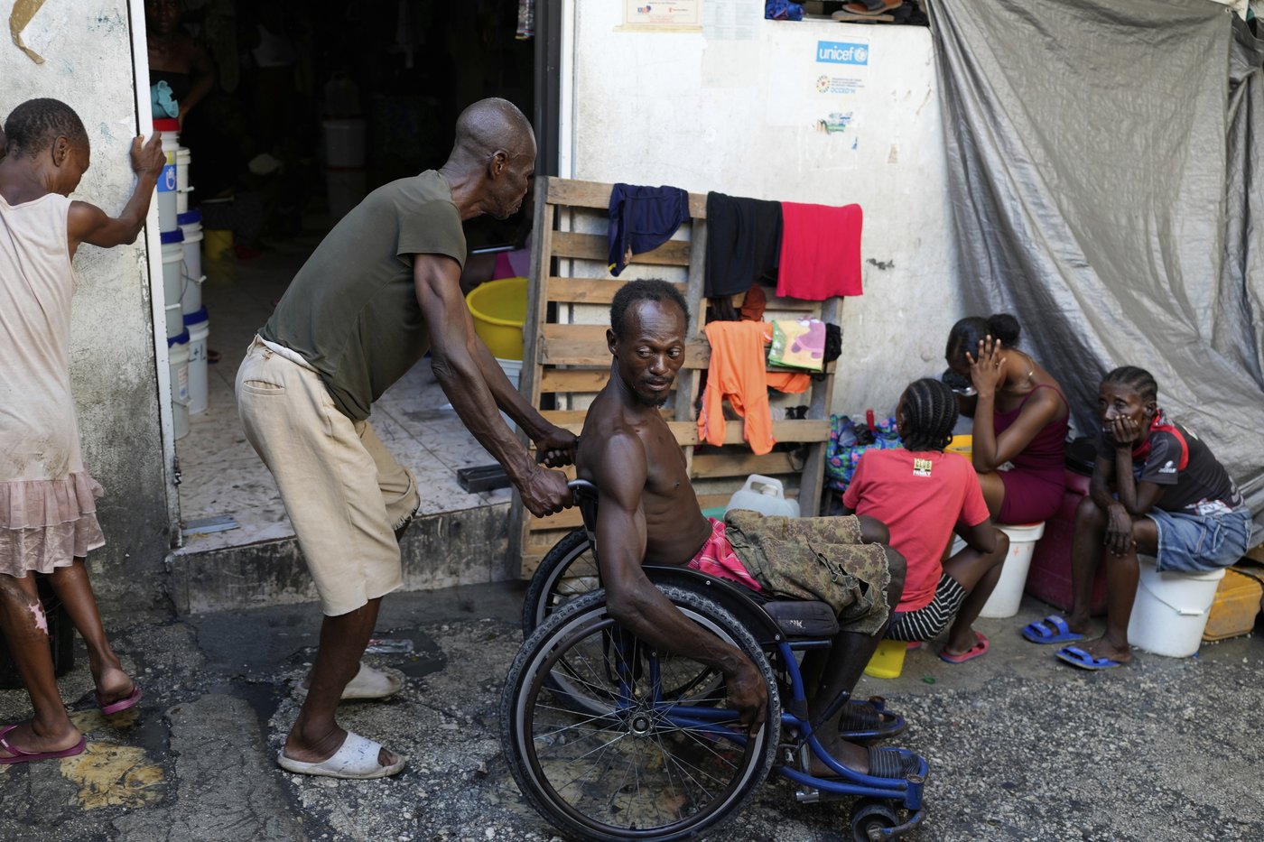 Haitian gang attacks town, kills teacher, kidnaps residents and burns buildings | iNFOnews.ca Haitian gang attacks town, kills teacher, kidnaps residents and burns buildings | iNFOnews.ca