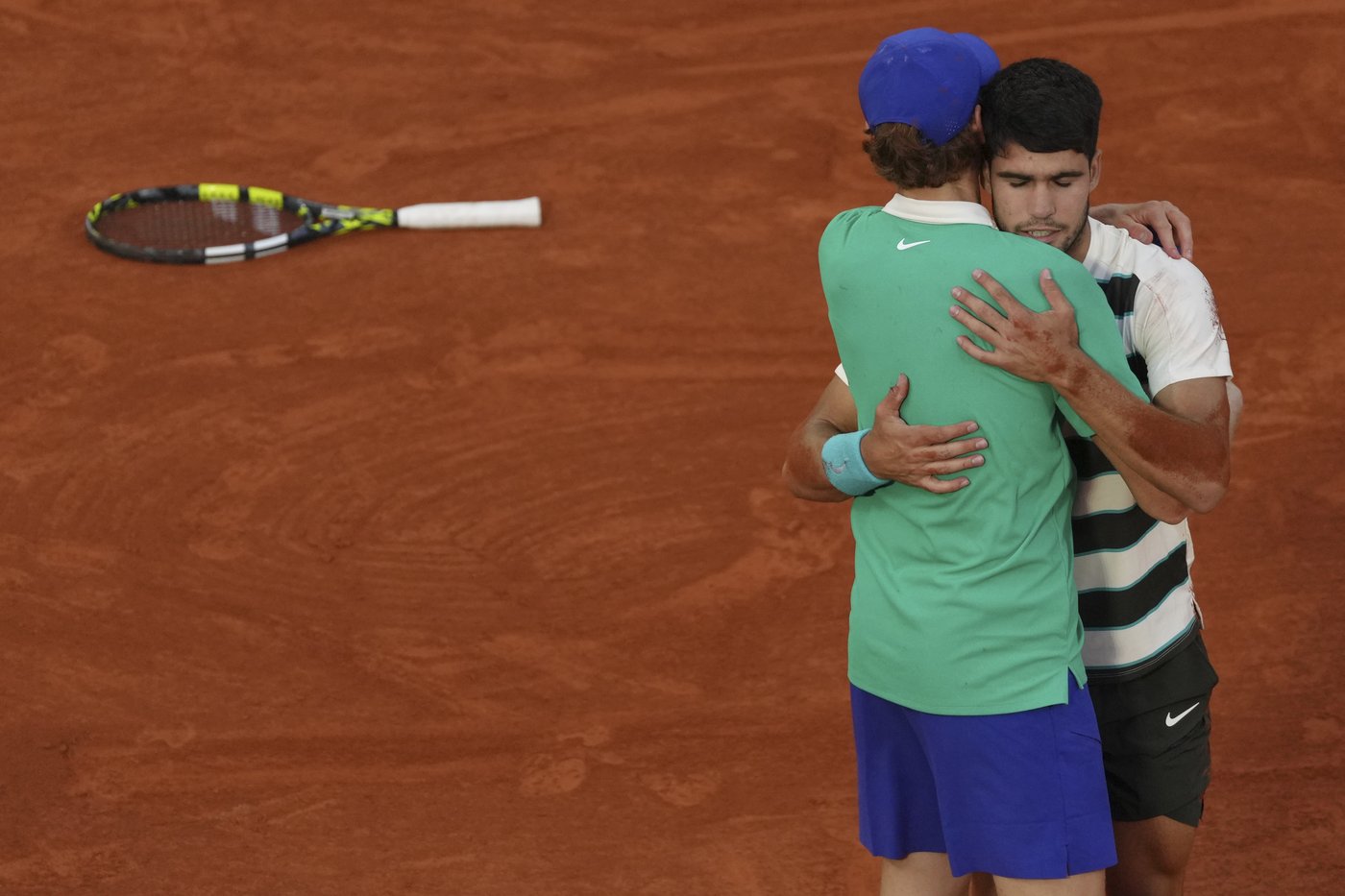Carlos Alcaraz and Jannik Sinner now take their terrific rivalry from the French Open to Wimbledon | iNFOnews.ca