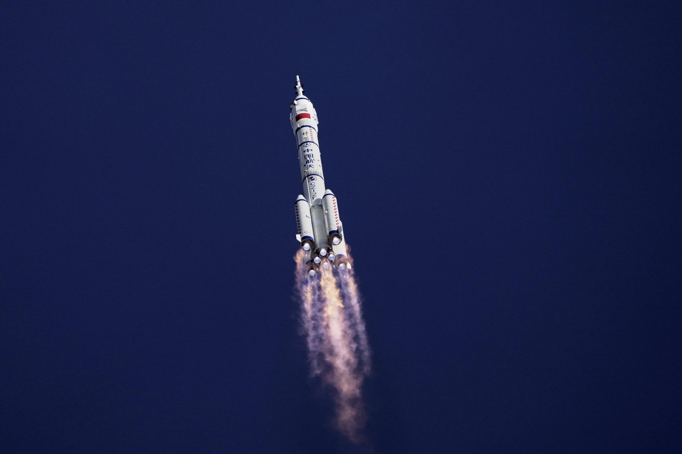 Spaceship carrying 3 Chinese astronauts docks with Tiangong space station in latest crew rotation | iNFOnews.ca