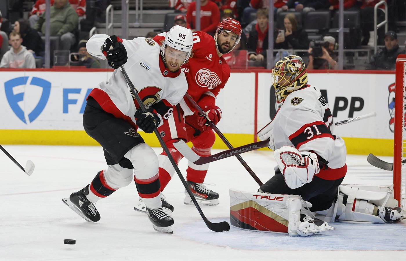 Kane's power-play goal in OT lifts hot Wings past Senators 3-2 | iNFOnews.ca Kane's power-play goal in OT lifts hot Wings past Senators 3-2 | iNFOnews.ca