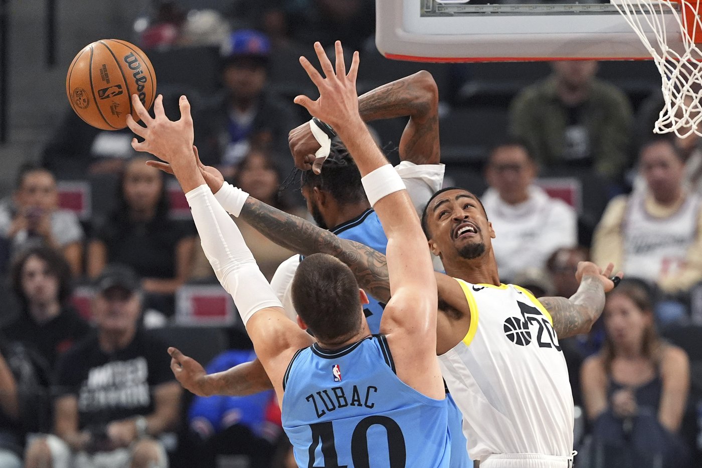 Harden passes Allen for No. 2 spot on NBA's 3-point list, Clippers beat Jazz 116-105 | iNFOnews.ca