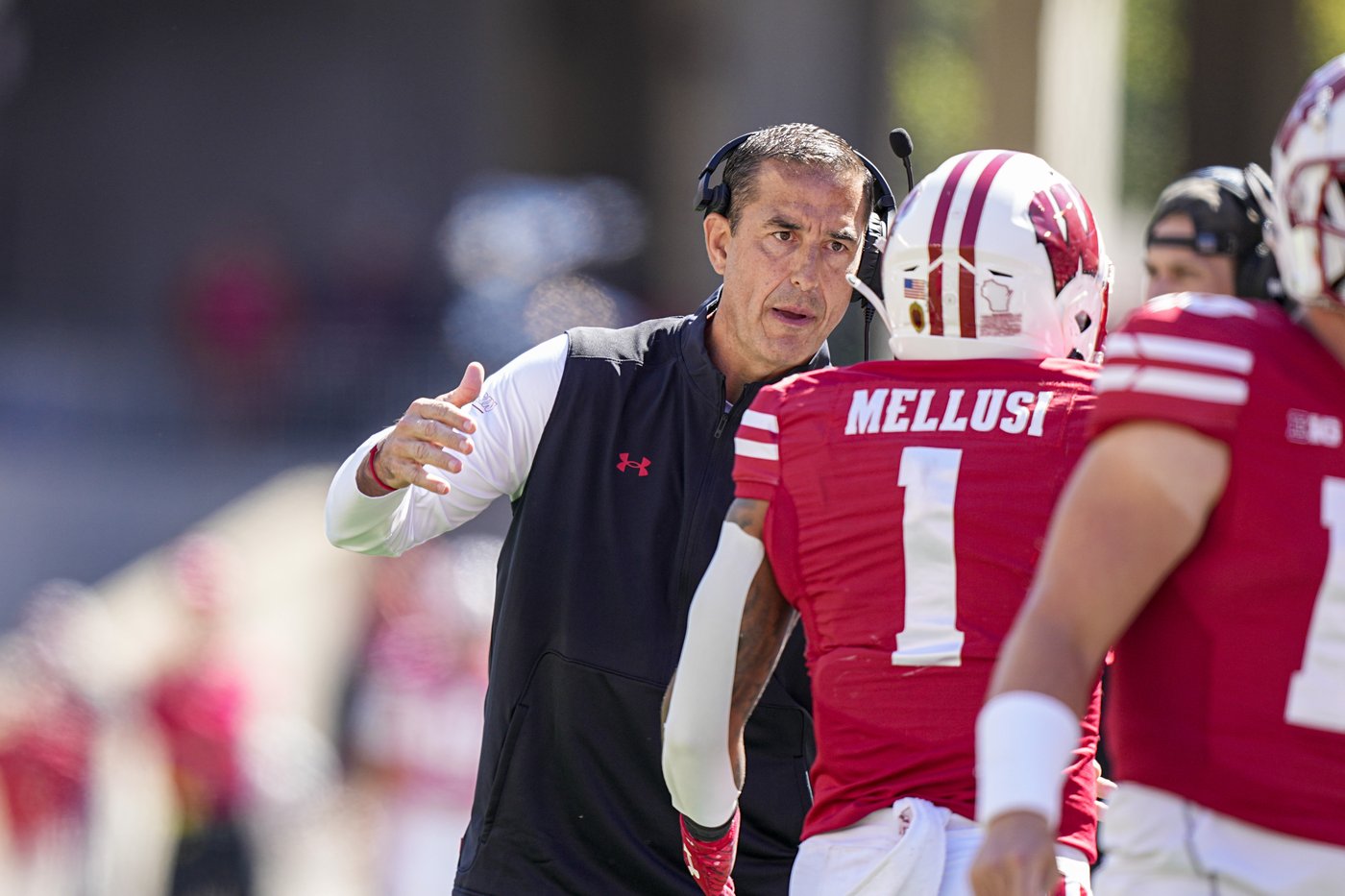 Wisconsin announces that RB Chez Mellusi is stepping away from team to focus on his health | iNFOnews.ca Wisconsin announces that RB Chez Mellusi is stepping away from team to focus on his health | iNFOnews.ca