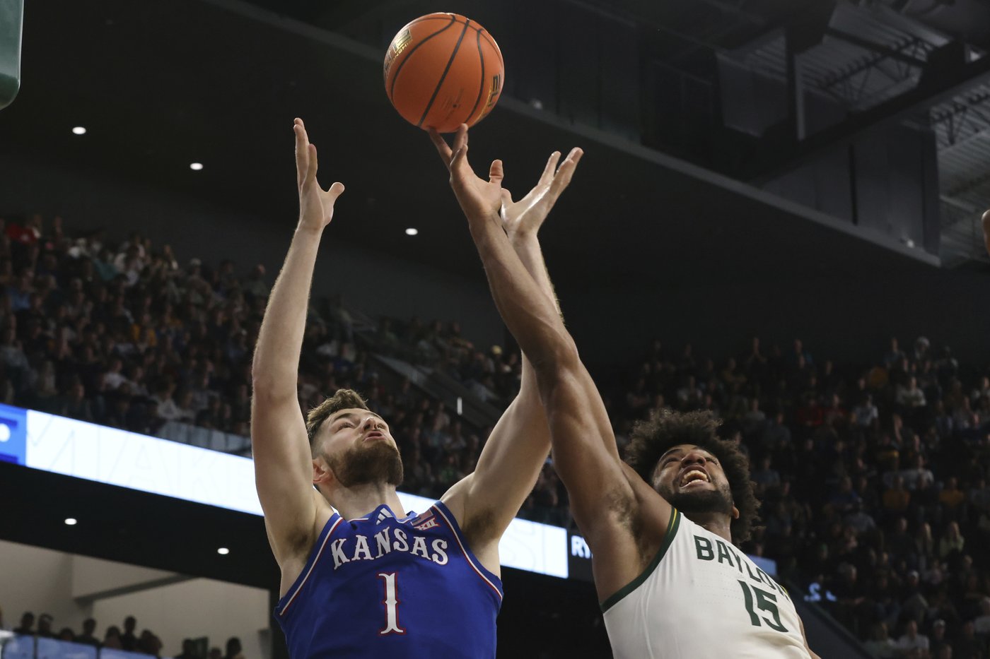 Baylor erases 21-point deficit against No. 11 Kansas, cruises late in 81-70 win | iNFOnews.ca