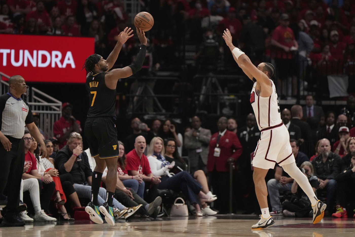 Stephen Curry and Buddy Hield lead Warriors past Rockets 103-89 in Game 7 | iNFOnews.ca
