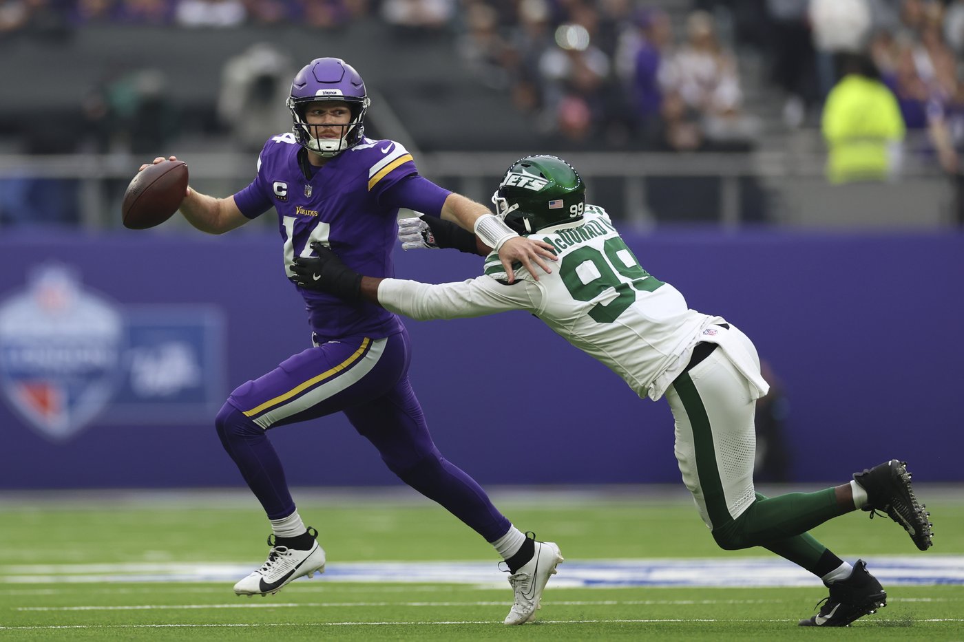 Vikings hold off Rodgers and the Jets for 23-17 win in London to improve to 5-0 | iNFOnews.ca Vikings hold off Rodgers and the Jets for 23-17 win in London to improve to 5-0 | iNFOnews.ca