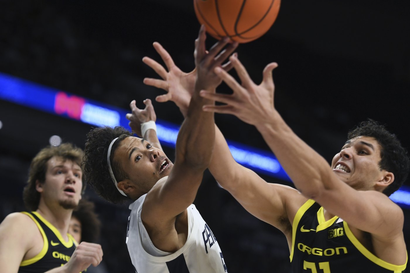 No. 15 Oregon pulls away in the final minute edging Penn State 82-81 | iNFOnews.ca No. 15 Oregon pulls away in the final minute edging Penn State 82-81 | iNFOnews.ca