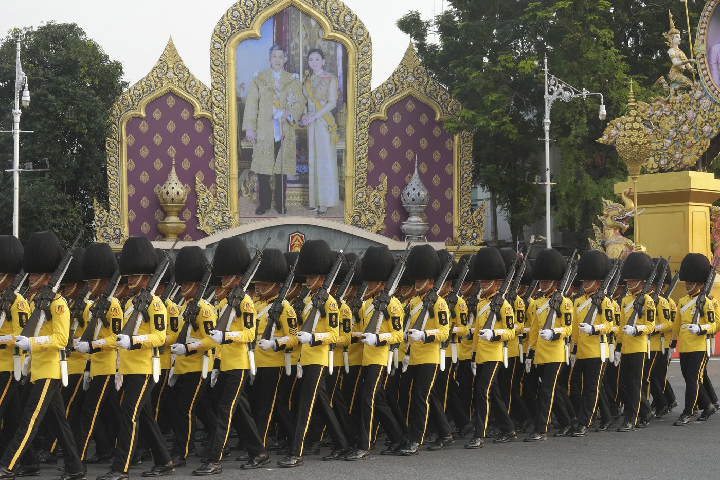 A rare ceremony in Thailand marks the king's auspicious 72nd birthday | iNFOnews.ca