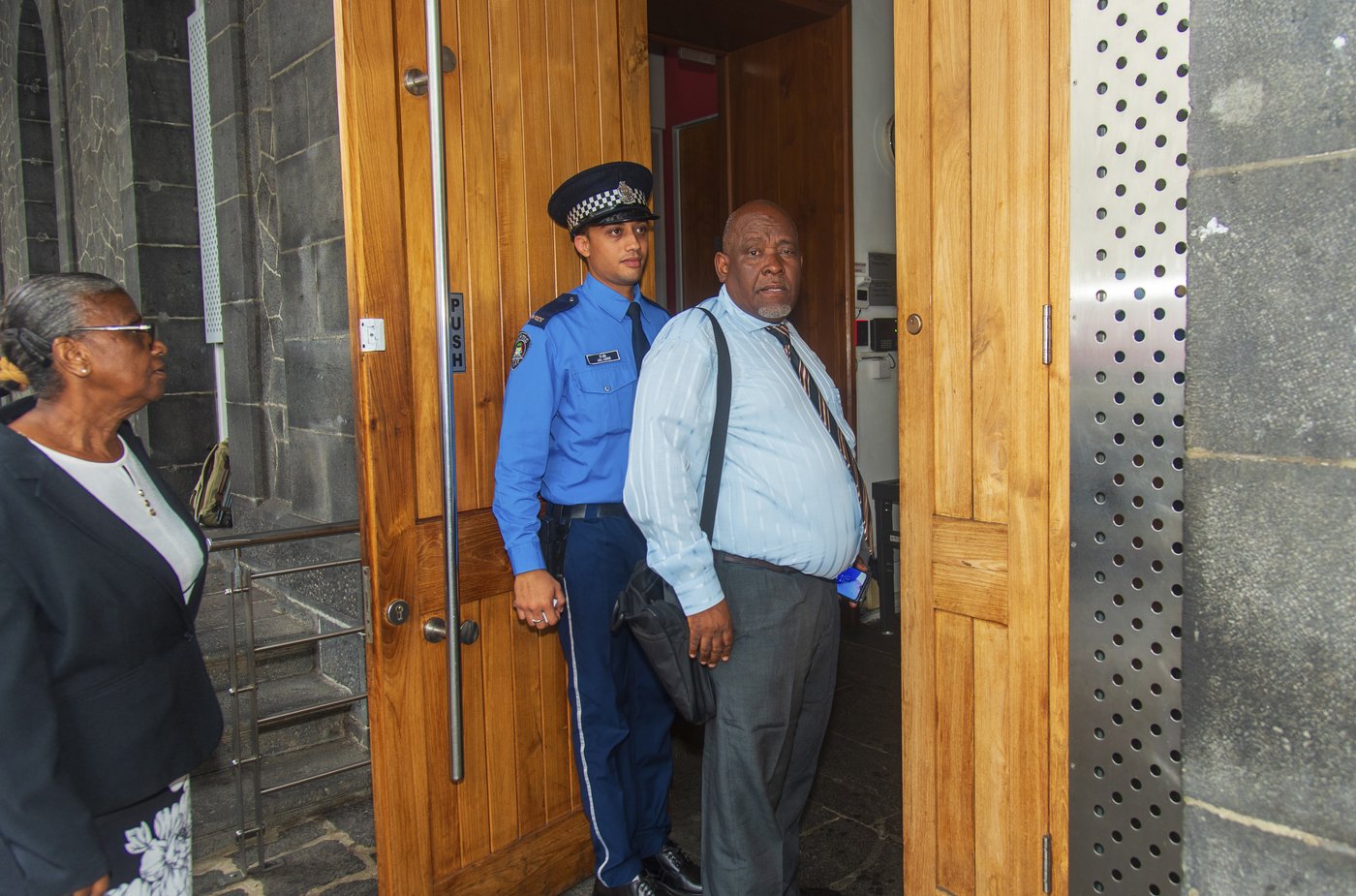 UK gives sovereignty of the Chagos Islands to Mauritius. The US base on Diego Garcia stays | iNFOnews.ca UK gives sovereignty of the Chagos Islands to Mauritius. The US base on Diego Garcia stays | iNFOnews.ca