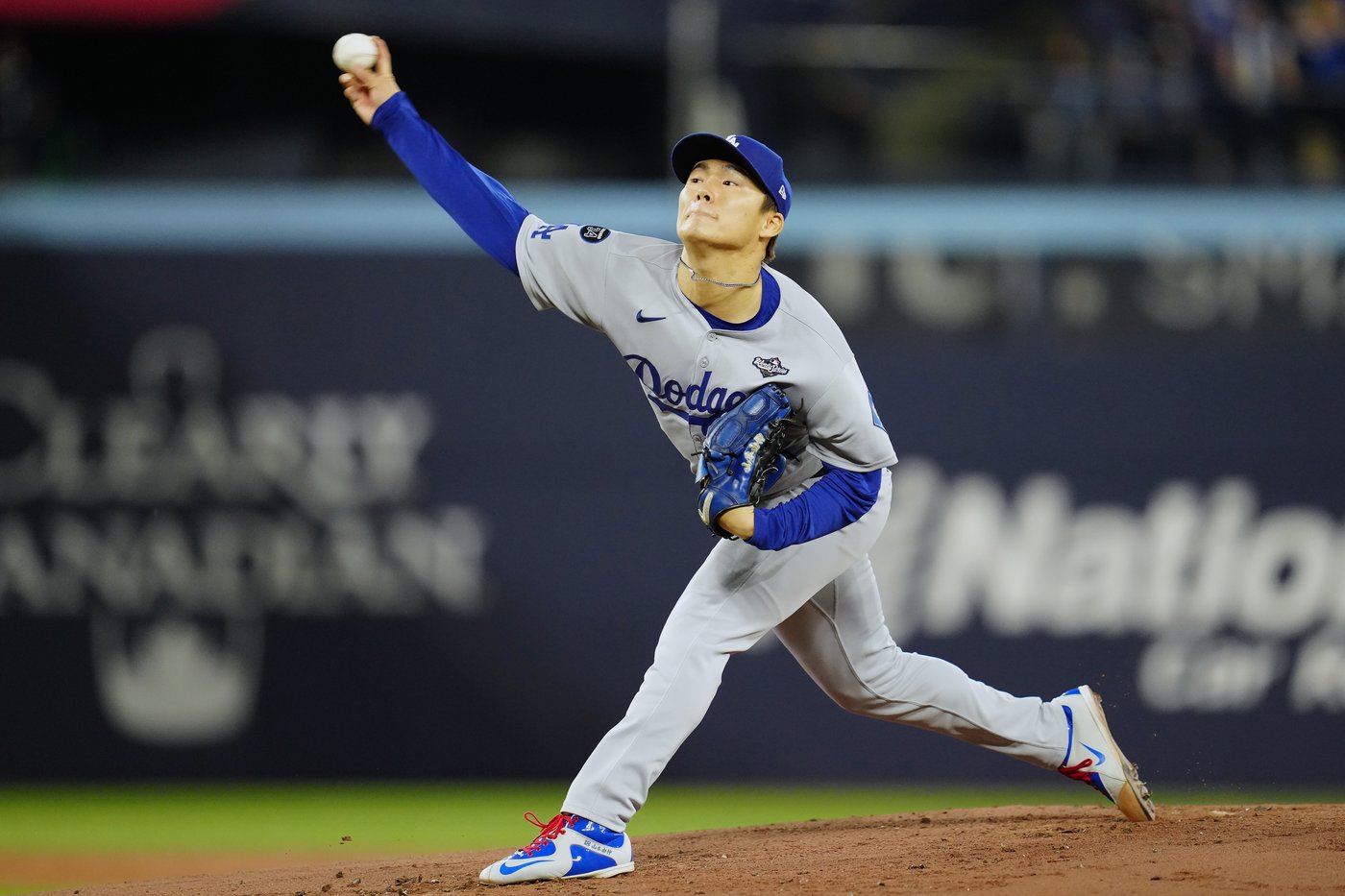 Photo Gallery: Dodgers beat Jays 3-1 to force Game 7 | iNFOnews.ca