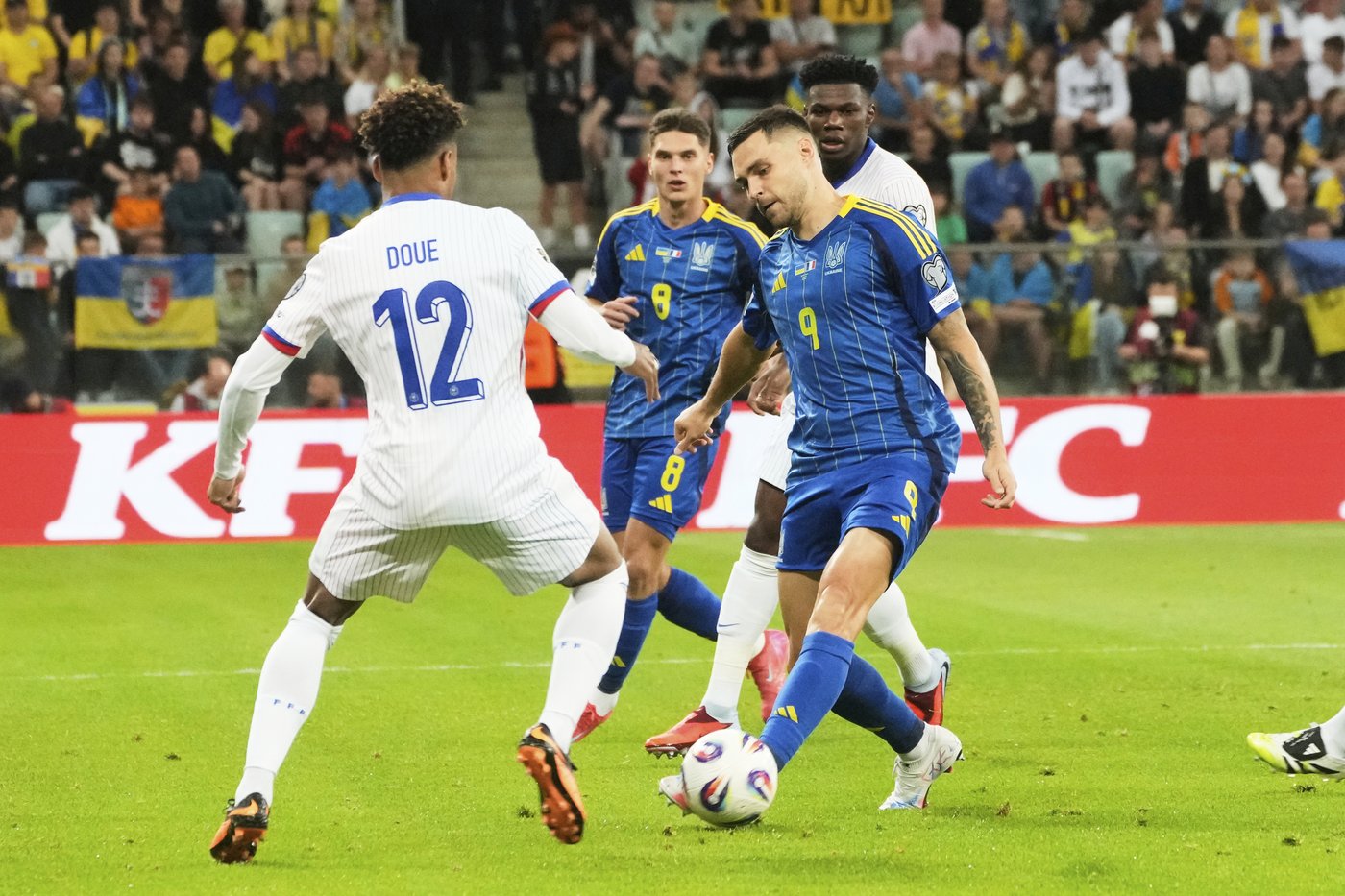 France coach defends decision to play Dembélé and Doué after both PSG stars got injured | iNFOnews.ca