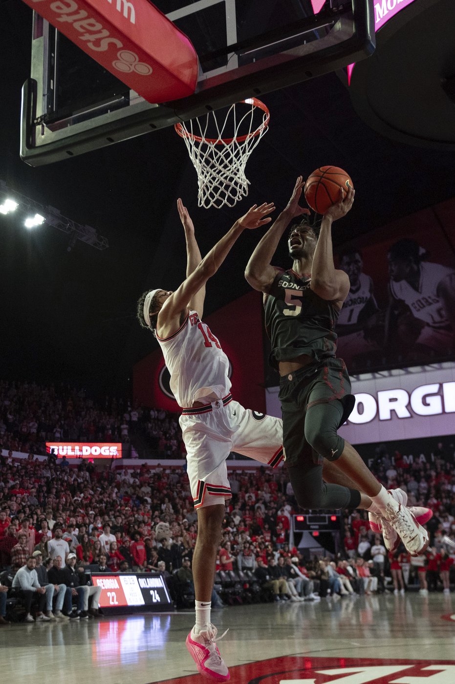 Georgia takes 2nd straight win over Top 25 team by beating slumping No. 17 Oklahoma 72-62 | iNFOnews.ca Georgia takes 2nd straight win over Top 25 team by beating slumping No. 17 Oklahoma 72-62 | iNFOnews.ca