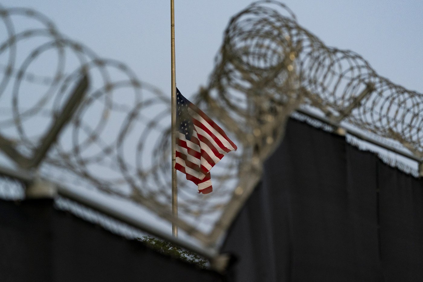 Pentagon reviews plans to cut troops handling migrants at Guantanamo by as much as half | iNFOnews.ca