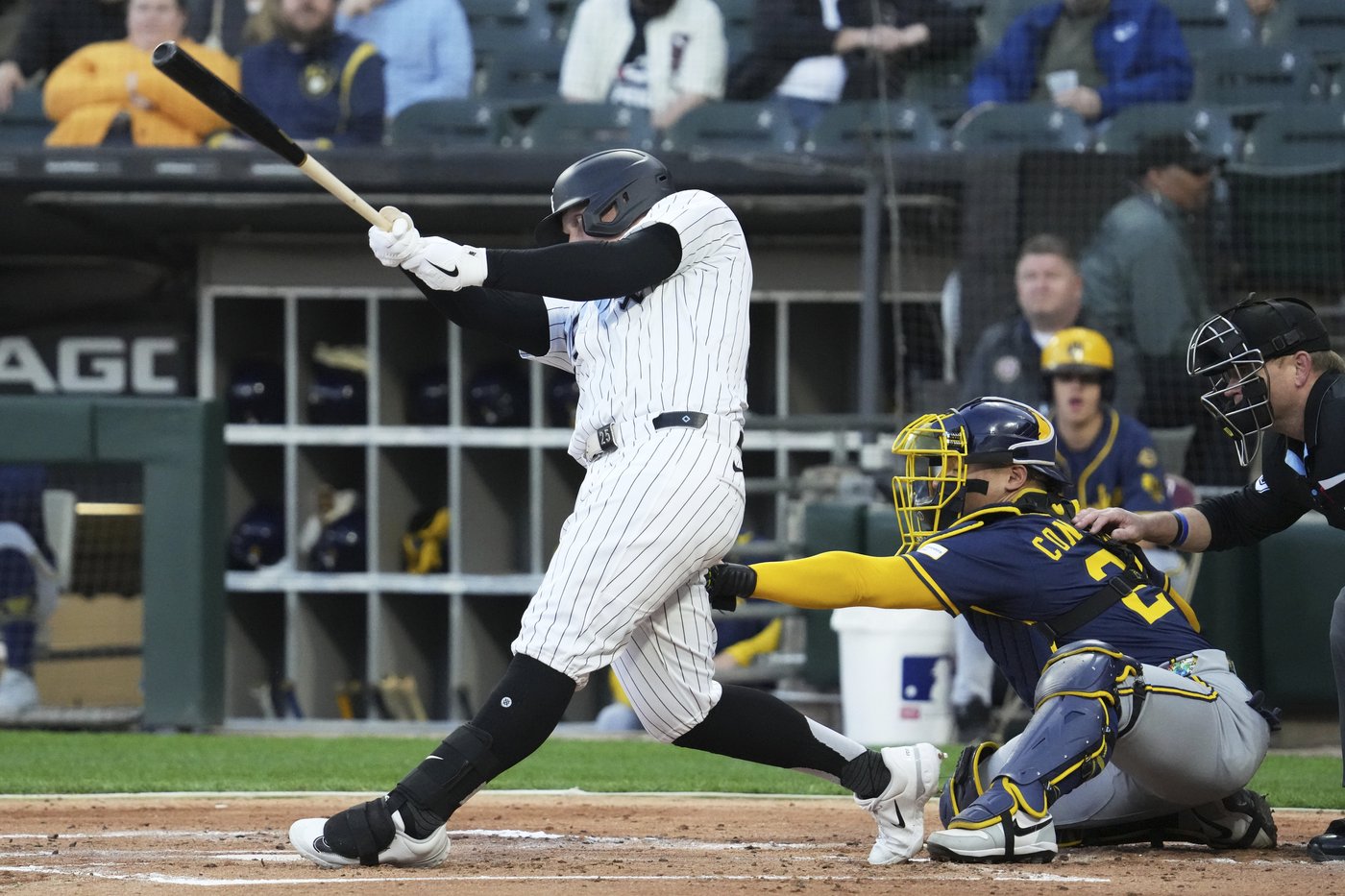 White Sox supporting 1B Andrew Vaughn through tough start to the season | iNFOnews.ca White Sox supporting 1B Andrew Vaughn through tough start to the season | iNFOnews.ca