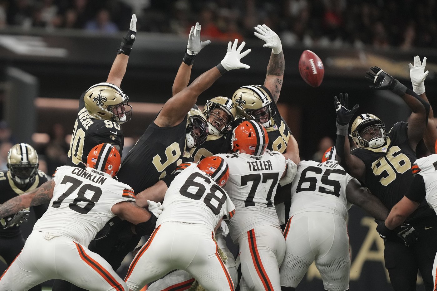Taysom Hill runs for 3 TDs as the Saints top Jameis Winston and the struggling Browns 35-14 | iNFOnews.ca Taysom Hill runs for 3 TDs as the Saints top Jameis Winston and the struggling Browns 35-14 | iNFOnews.ca
