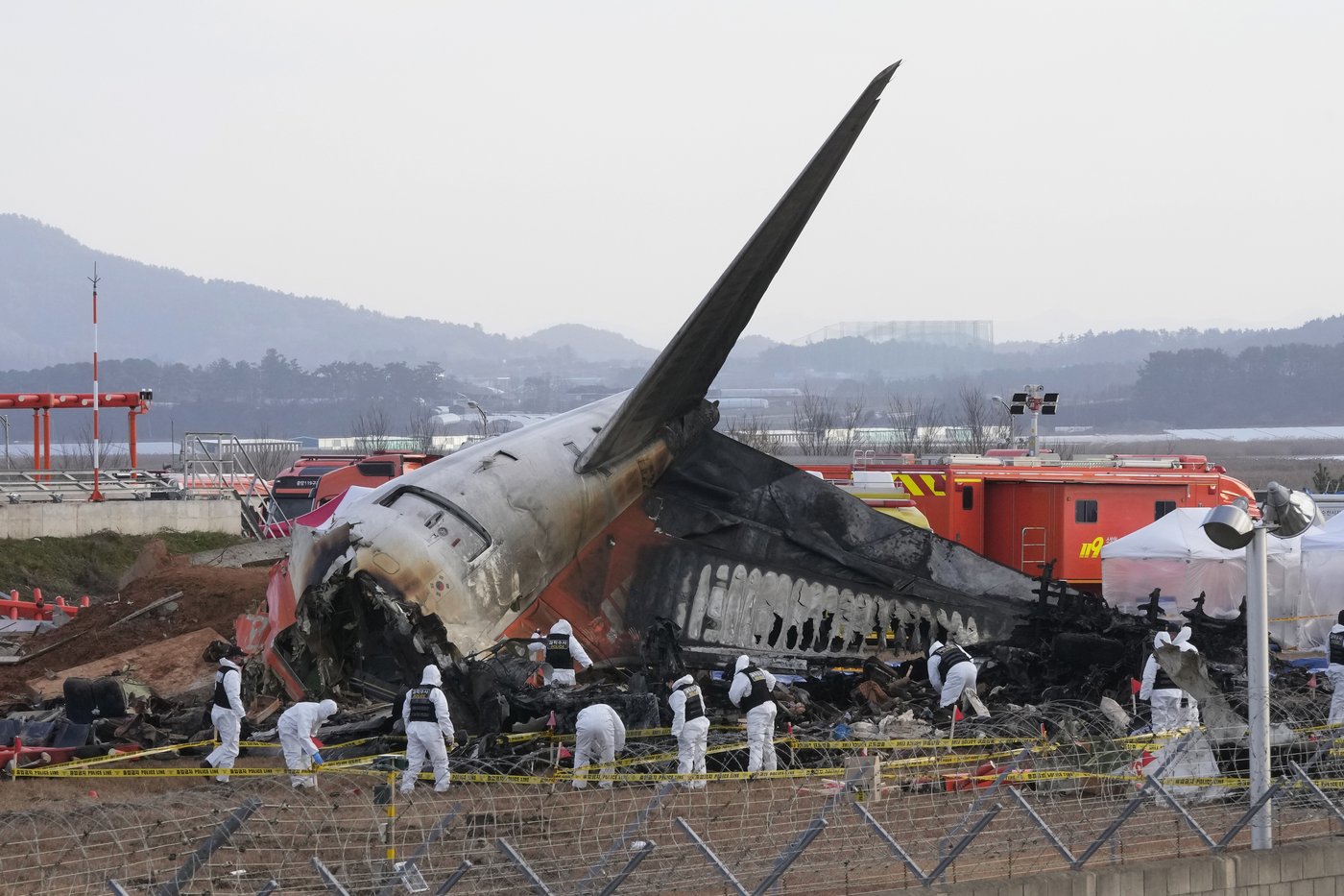 Initial probe into South Korea’s Jeju Air crash hints at pilot error, angering families | iNFOnews.ca