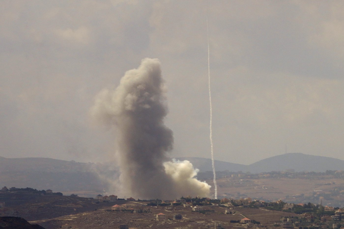 Israel-Hamas war latest: Israel launches intense airstrikes in Lebanon, killing over 492 people | iNFOnews.ca Israel-Hamas war latest: Israel launches intense airstrikes in Lebanon, killing over 492 people | iNFOnews.ca