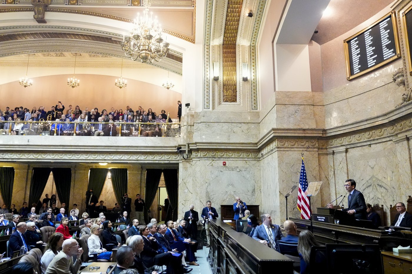 New Washington governor outlines goals as state faces multibillion-dollar deficit | iNFOnews.ca