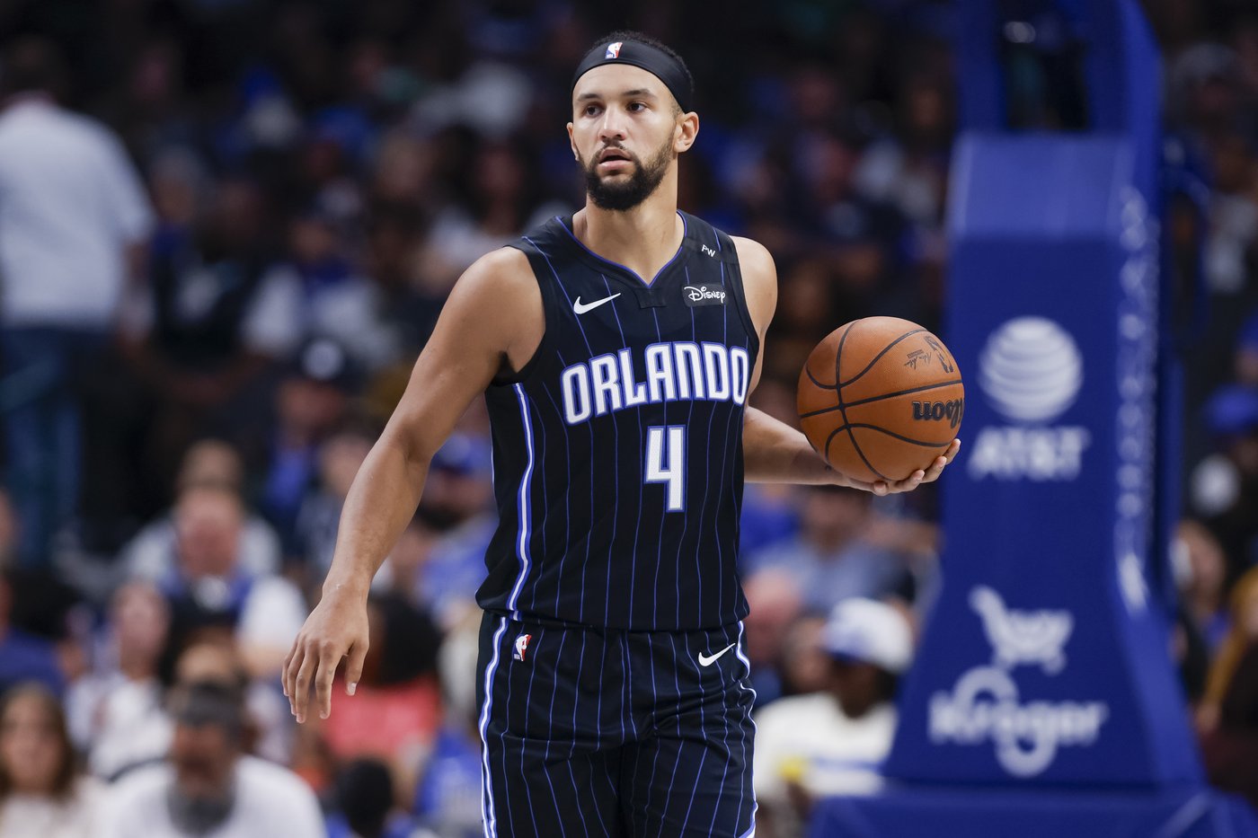 Luka Doncic scores 32 points, Mavericks overwhelm Banchero-less Magic 108-85 | iNFOnews.ca