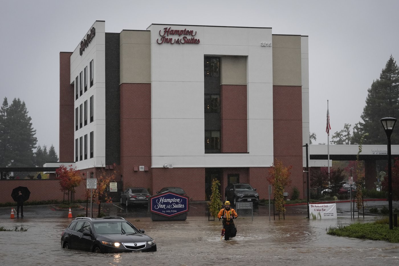 Northern California gets record rain and heavy snow. Many have been in the dark for days in Seattle | iNFOnews.ca Northern California gets record rain and heavy snow. Many have been in the dark for days in Seattle | iNFOnews.ca