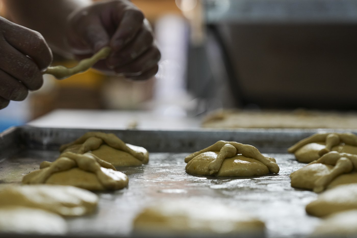 Care for a sweet treat during Mexico's Day of the Dead? Have a bite of 'pan de muerto' | iNFOnews.ca