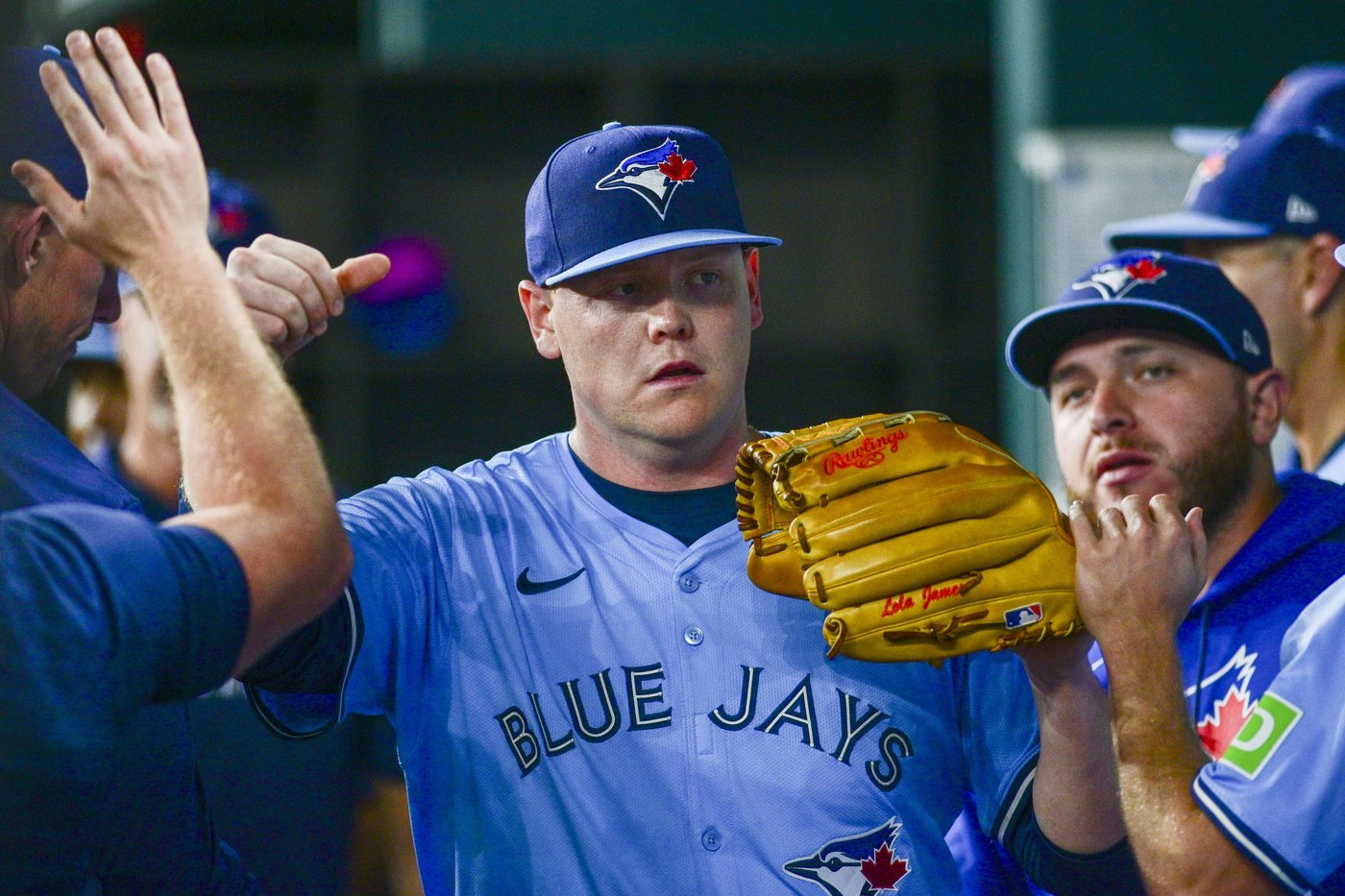 Bichette hits 9th inning pinch HR and 5 Toronto pitchers combine on 1-hitter in 2-0 win at Texas | iNFOnews.ca Bichette hits 9th inning pinch HR and 5 Toronto pitchers combine on 1-hitter in 2-0 win at Texas | iNFOnews.ca