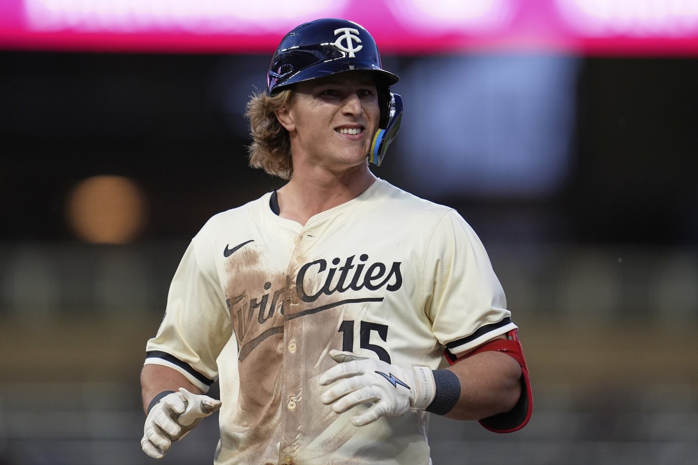 Twins rookie Keaschall suffers broken forearm | iNFOnews.ca