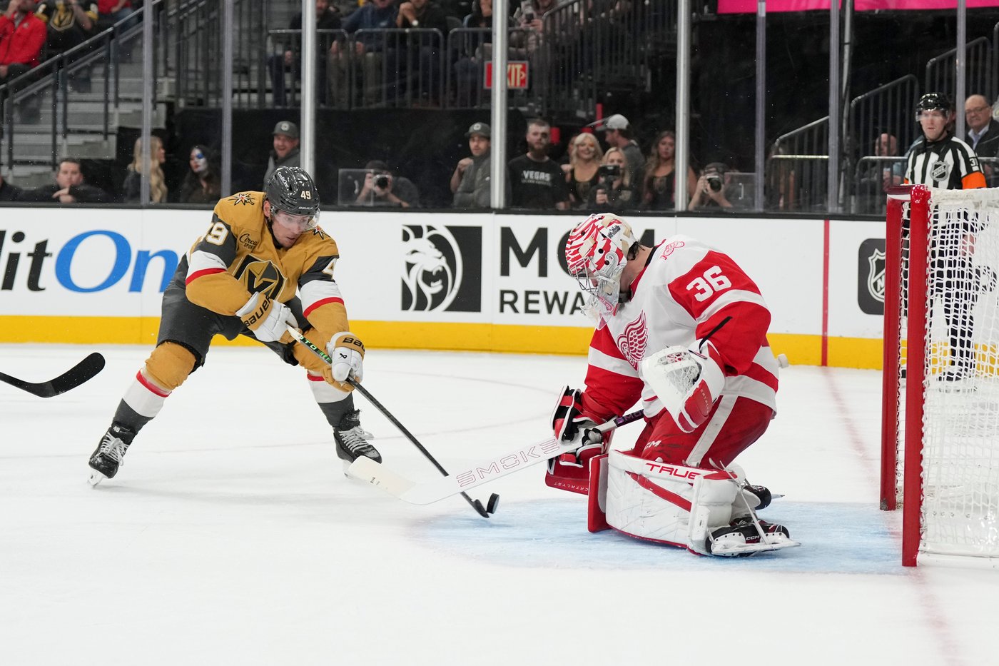 Schmid makes 24 saves, Barbashev scores in Golden Knights' 1-0 victory over Red Wings | iNFOnews.ca Schmid makes 24 saves, Barbashev scores in Golden Knights' 1-0 victory over Red Wings | iNFOnews.ca