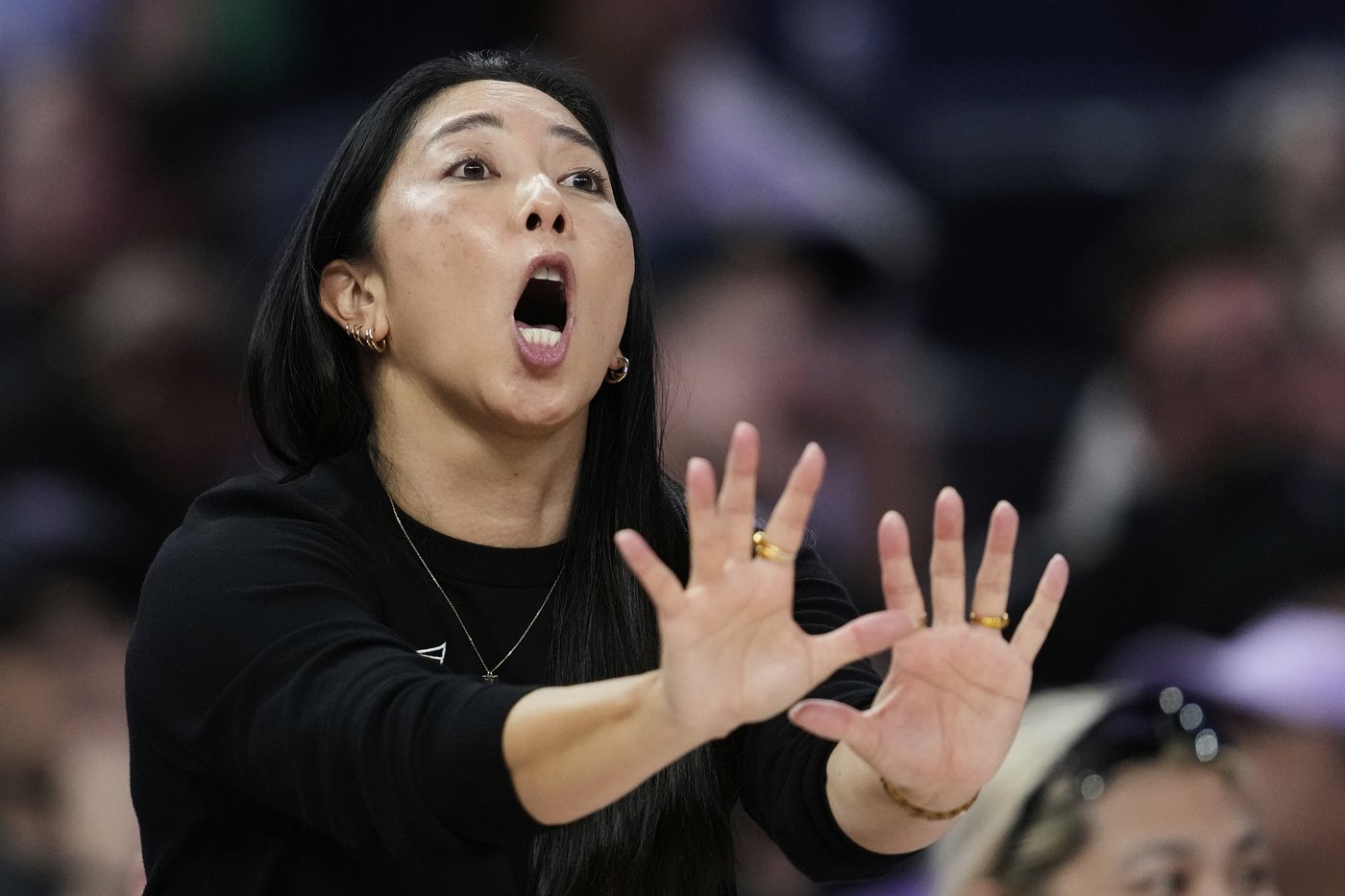 Golden State Valkyries' Natalie Nakase voted WNBA Coach of the Year after reaching playoffs | iNFOnews.ca Golden State Valkyries' Natalie Nakase voted WNBA Coach of the Year after reaching playoffs | iNFOnews.ca