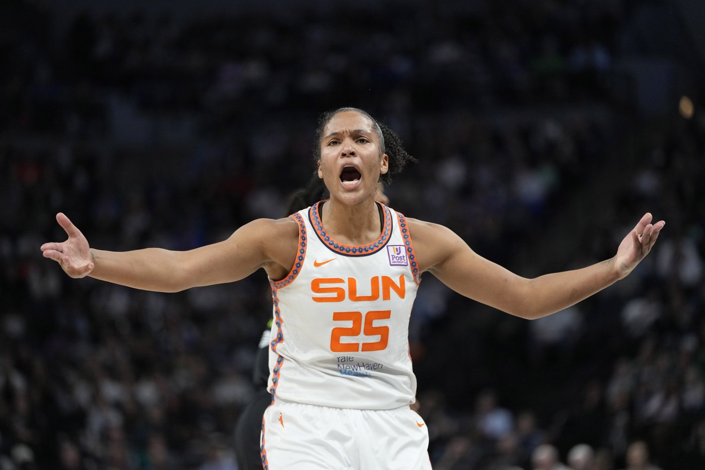 Lynx return to finals with 88-77 win over Sun in Game 5 behind Collier's 27 points, 11 rebounds | iNFOnews.ca