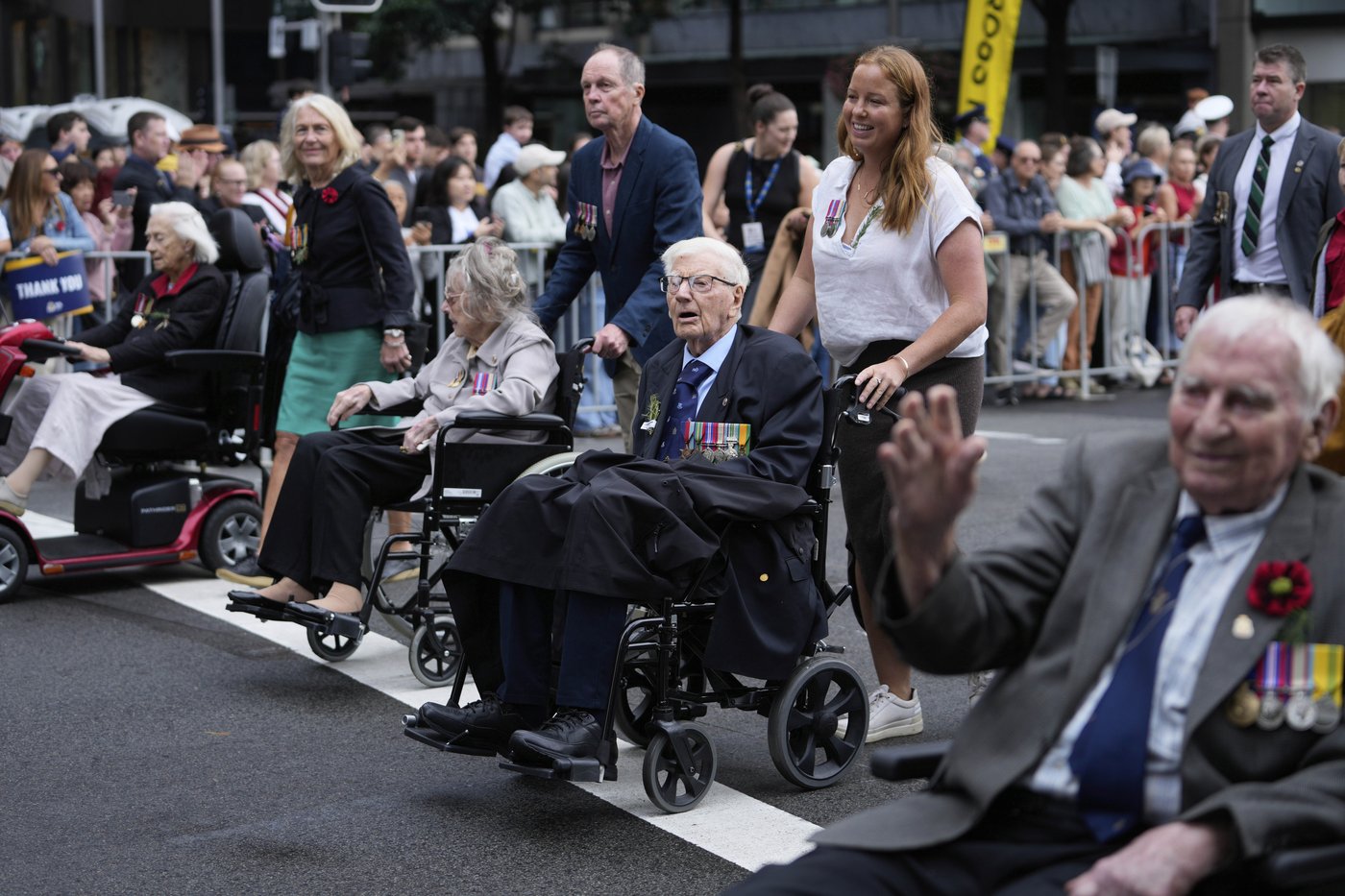 Australians and New Zealanders commemorate war dead on Anzac Day | iNFOnews.ca Australians and New Zealanders commemorate war dead on Anzac Day | iNFOnews.ca