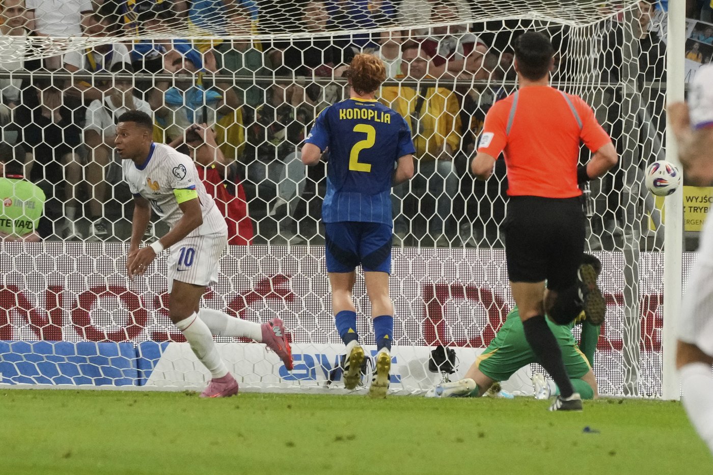 Mbappé's France beats Ukraine to start World Cup qualifying | iNFOnews.ca