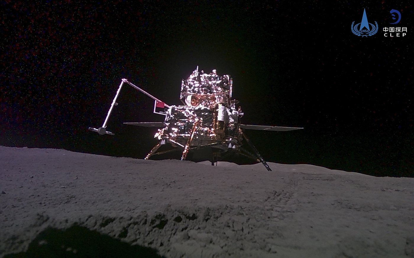 Soil from the moon's far side suggests drier conditions than the side facing Earth | iNFOnews.ca Soil from the moon's far side suggests drier conditions than the side facing Earth | iNFOnews.ca