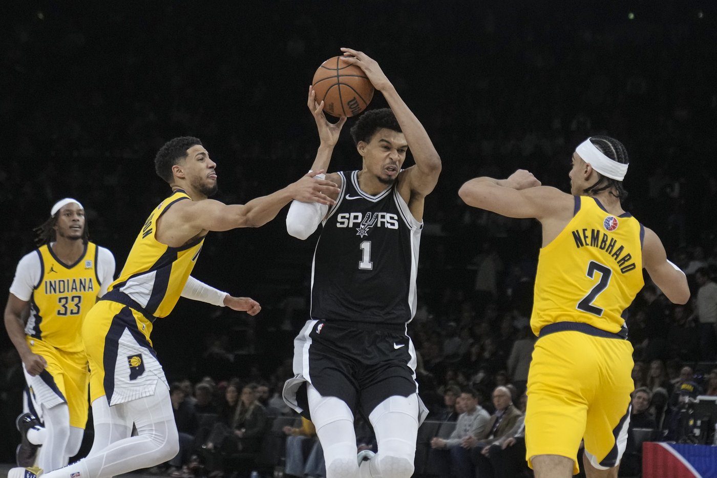 Haliburton scores 28, Pacers run away from Wembanyama and Spurs in 136-98 win in Paris | iNFOnews.ca