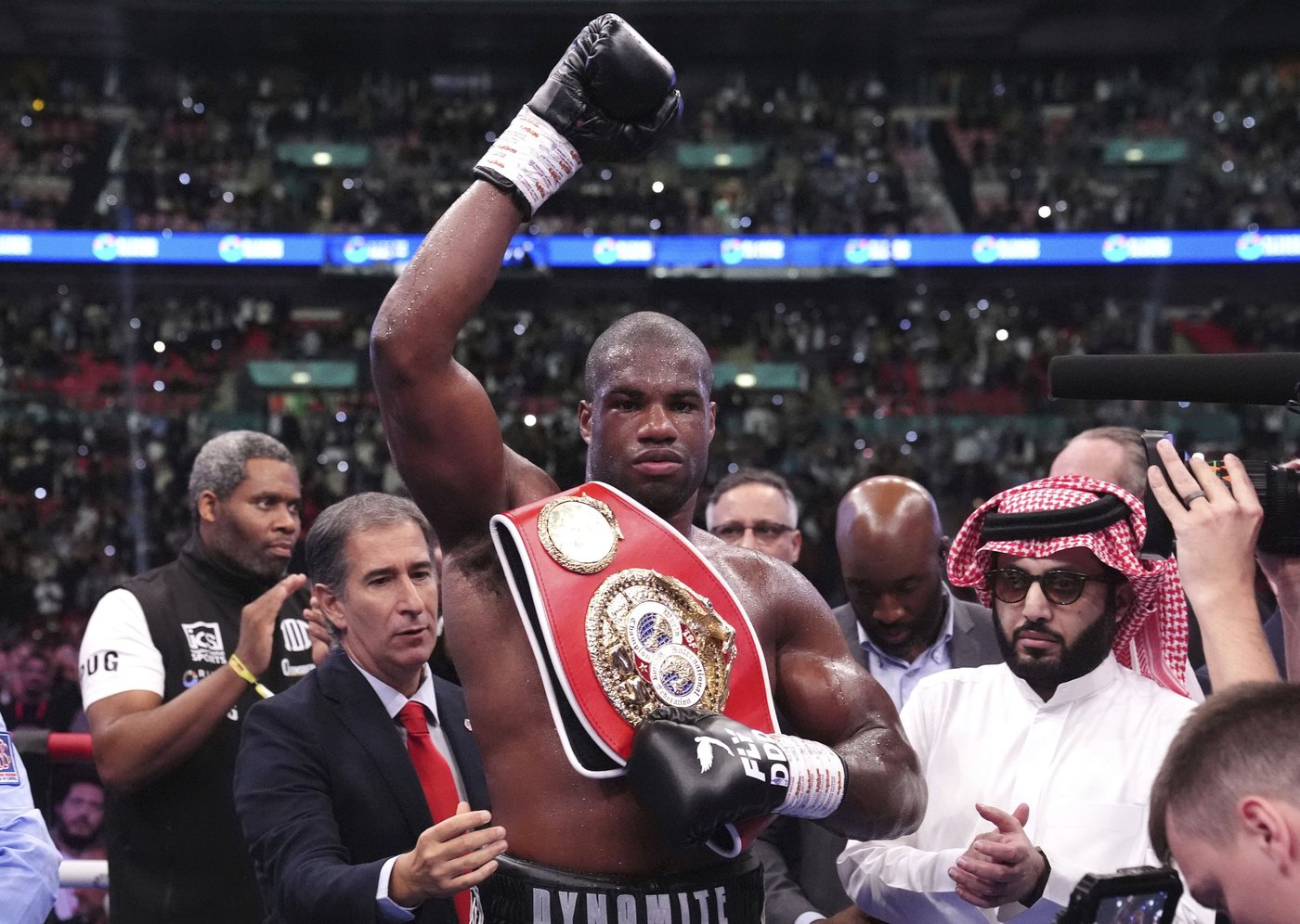 Dubois beats up Joshua to retain IBF heavyweight title with brutal 5th-round knockout | iNFOnews.ca Dubois beats up Joshua to retain IBF heavyweight title with brutal 5th-round knockout | iNFOnews.ca