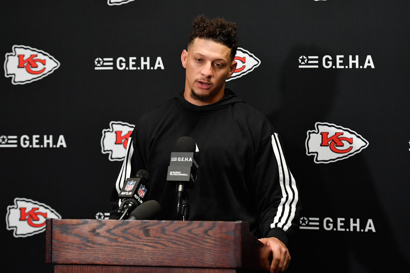 Patrick Mahomes has one of his worst passing performances in Chiefs' 28-21 loss to Bills | iNFOnews.ca