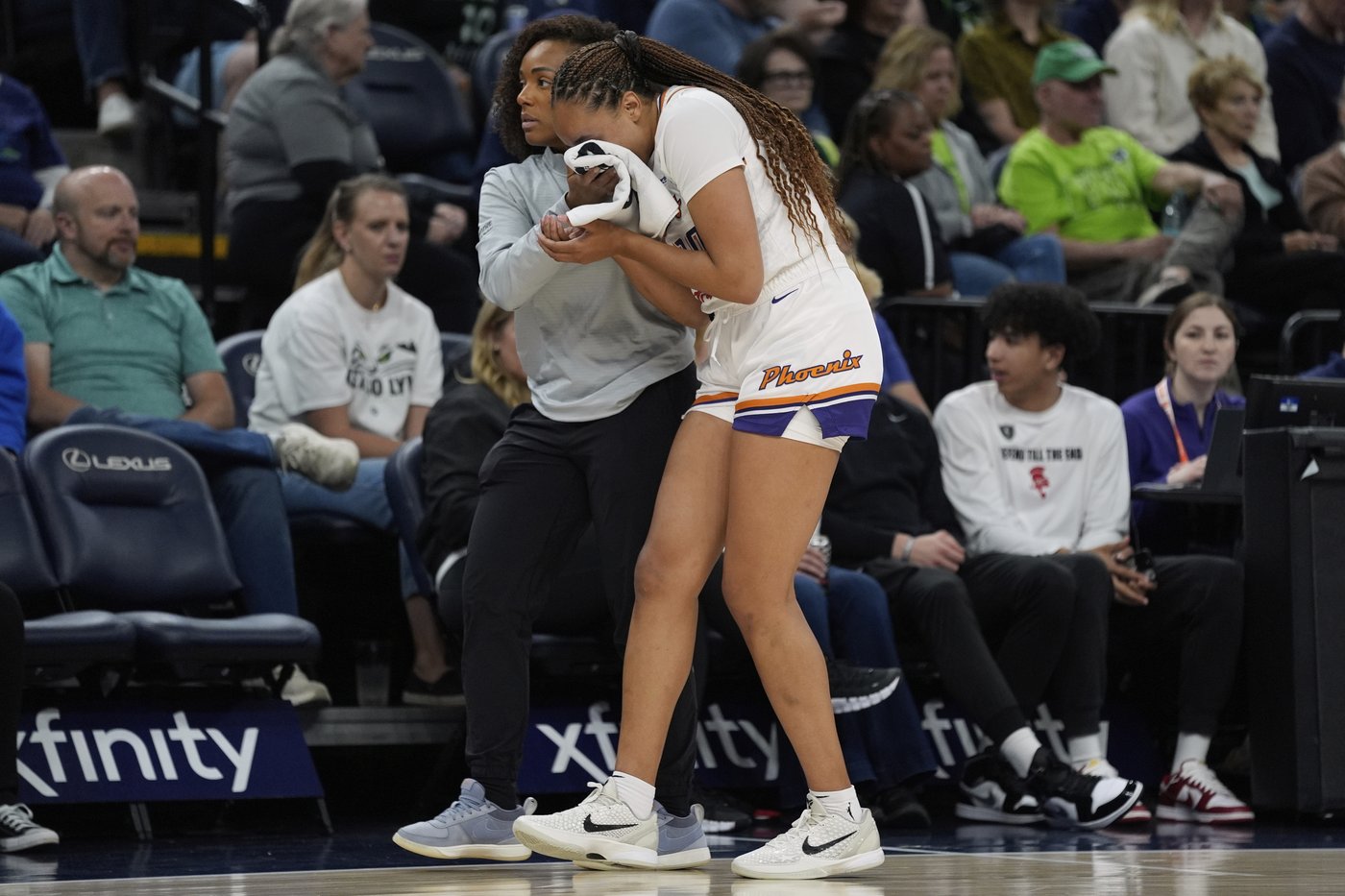 Dallas Wings sign Kaila Charles and Haley Jones to hardship contracts | iNFOnews.ca