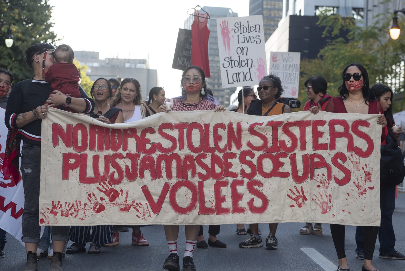 Montrealers gather to honour missing and murdered Indigenous women and girls | iNFOnews.ca Montrealers gather to honour missing and murdered Indigenous women and girls | iNFOnews.ca