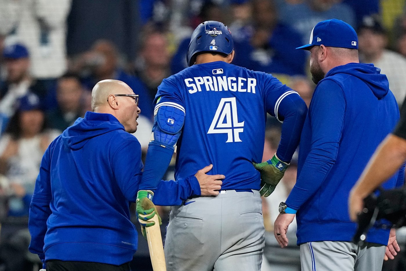 Blue Jays' George Springer leaves Game 3 of World Series after injuring himself on a swing | iNFOnews.ca
