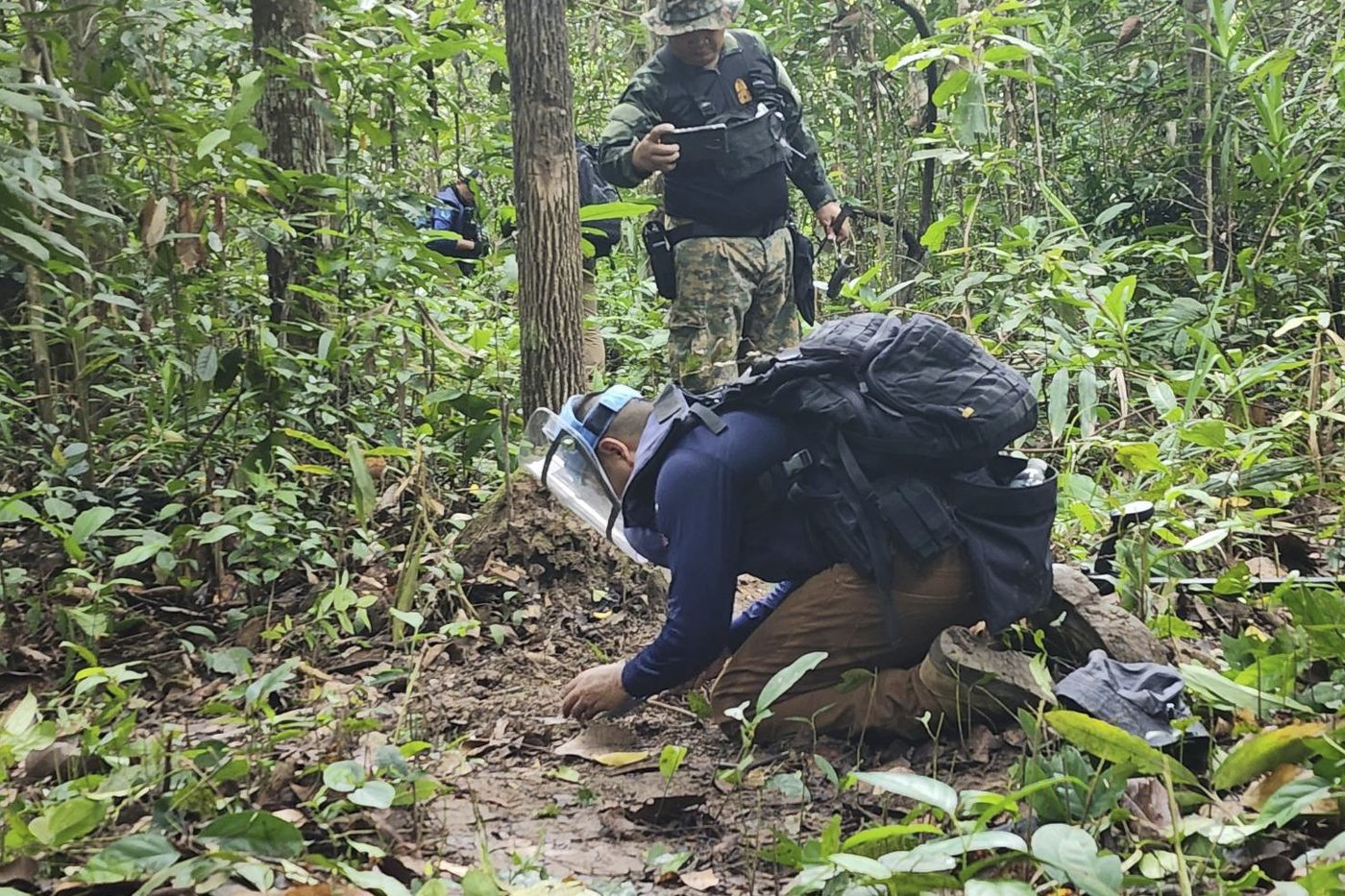 Thailand closes border crossings with Cambodia and recalls ambassador as tensions flare | iNFOnews.ca Thailand closes border crossings with Cambodia and recalls ambassador as tensions flare | iNFOnews.ca