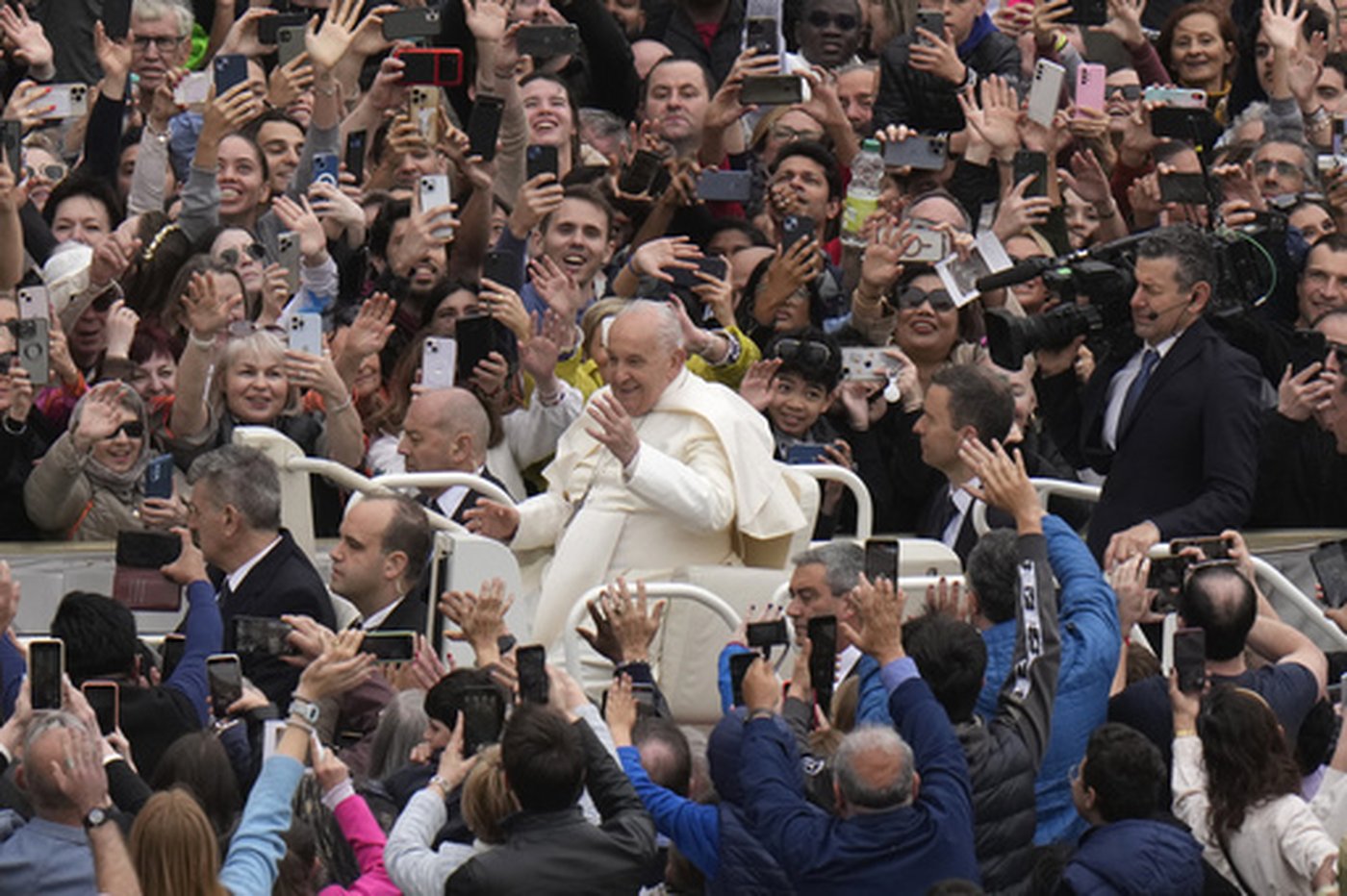 Pope Francis, first Latin American pontiff who ministered with a charming, humble style, dies at 88 | iNFOnews.ca Pope Francis, first Latin American pontiff who ministered with a charming, humble style, dies at 88 | iNFOnews.ca