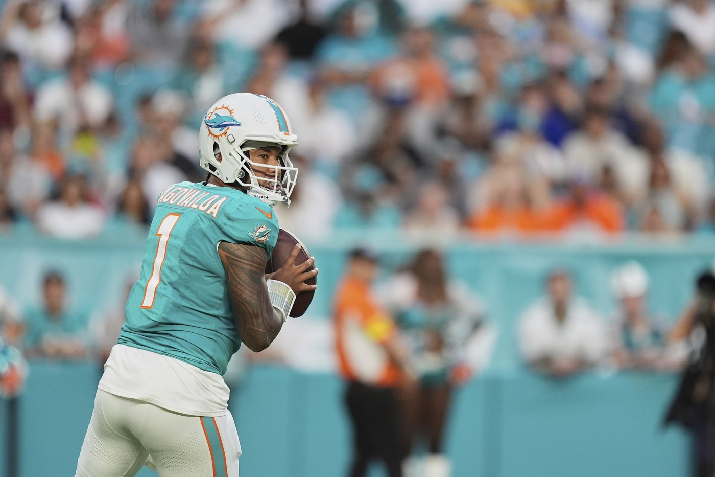 Tua Tagovailoa throws TD pass and is sacked twice as Dolphins beat Jaguars 14-6 to wrap preseason | iNFOnews.ca Tua Tagovailoa throws TD pass and is sacked twice as Dolphins beat Jaguars 14-6 to wrap preseason | iNFOnews.ca