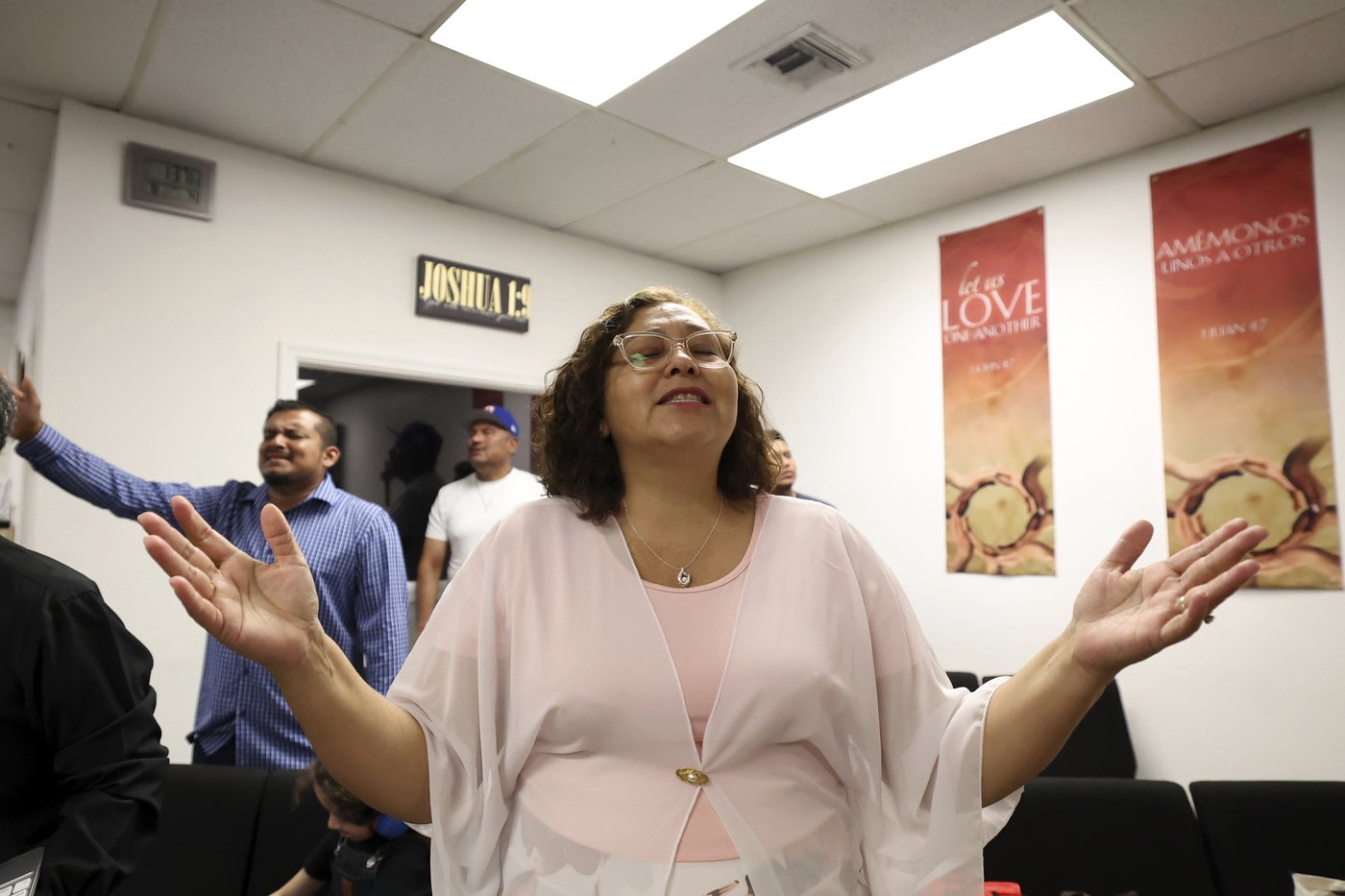 Latino evangelical voters torn between their faith and harsh rhetoric around immigration | iNFOnews.ca Latino evangelical voters torn between their faith and harsh rhetoric around immigration | iNFOnews.ca