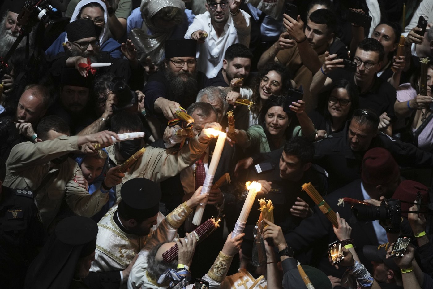 What's behind the visually stunning 'Holy Fire' ceremony in Jerusalem? | iNFOnews.ca